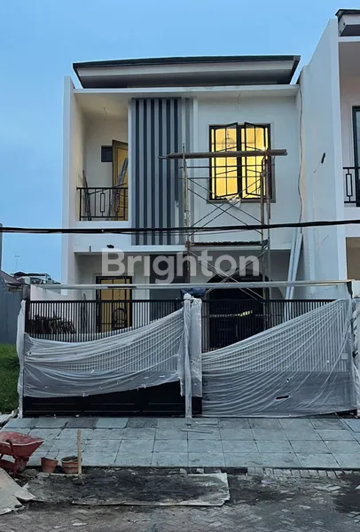 image RUMAH BARU ARAYA SURABAYA 2M'AN DI BOULEVARD   (1)