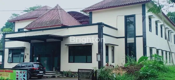 image JUAL RUMAH BESAR HALAMAN LUAS KONDISI BAGUS (EX BALAI LATIHAN KERJA TKI) (1)