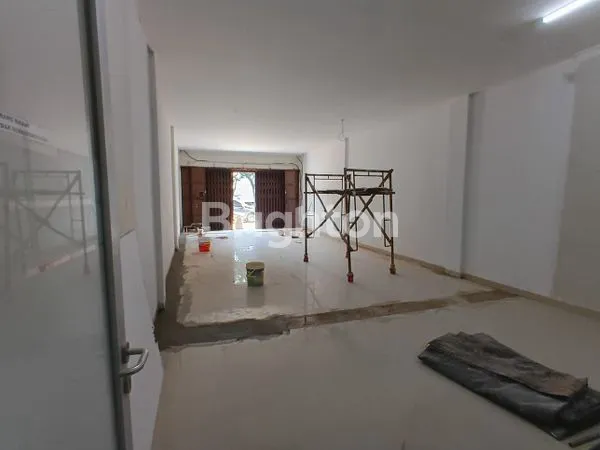 image RUKO GANDENG 3 LANTAI DIJUAL DI AREA BISNIS ARIFIN AHMAD PEKANBAR (2)