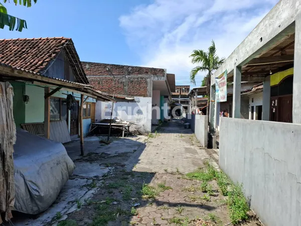 image RUMAH & TANAH LOKASI STRATEGIS NOL JALAN RAYA SUMUR WELUT SURABAYA !! (8)