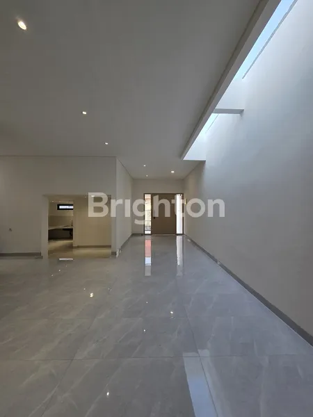 image RUMAH BARU SIAP HUNI TERENOVASI DI KELAPA GADING  (5)