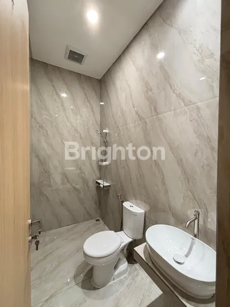 image RUMAH BARU SIAP HUNI TERENOVASI DI KELAPA GADING  (6)