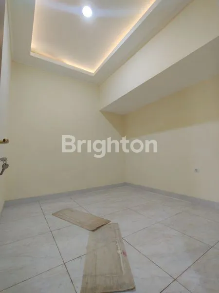 image DI JUAL RUMAH 2 LANTAI MINIMALIS DI JAKARTA TIMUR, 10-15 MENIT KE CAWANG TOL, 10 MENIT KE TAMAN MINI INDONESIA INDAH, 10-15 MENIT KE PASAR REBO/CIRACAS (8)