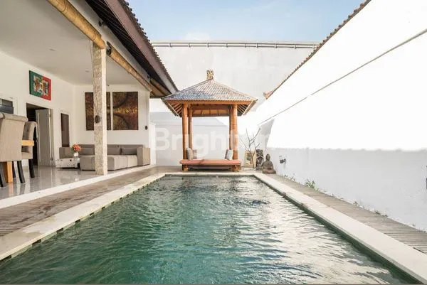 image VILLA 1 LANTAI DENGAN PRIVATE POOL, GARDEN DAN FULLY FURNISHED LOKASI STRATEGIS (1)