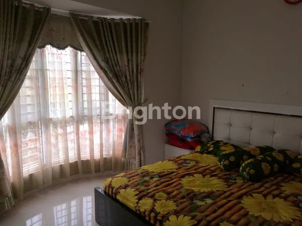 image RUMAH 3 LANTAI SEMI FURNISHED SIAP HUNI DI MONTANA VILLAGE BY PARAMOUNT LAND GADING SERPONG TANGERANG (4)