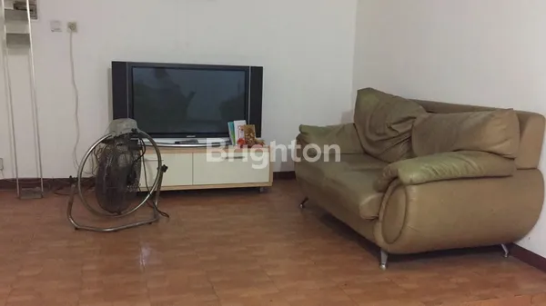 image RUMAH KANTOR DALAM KOMPLEK KOMERSIAL JL JEND SUPRAPTO CEMPAKA PUTIH STRATEGIS EKONOMIS DKT RS YARSI (4)