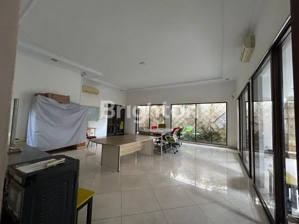 image RUMAH DENGAN TANAH LUAS DI PONDOK LABU JAKARTA SELATAN (5)