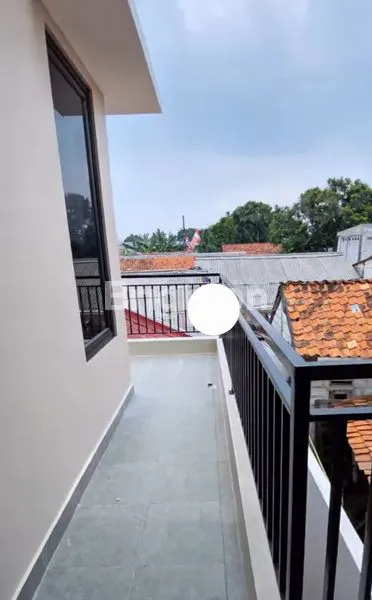 image RUMAH BARU DEKAT UPJ  DAN STASIUN JURANG MANGU LT 150M2 LB 195M2 (8)