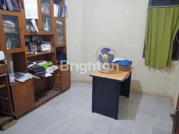 image DI JUAL RUMAH 2 LANTAI DI JALAN UTAMA KOMPLEKS (5)