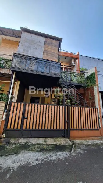 image RUMAH 2 LANTAI CANTIK DI JAGAKARSA, SHM (2)