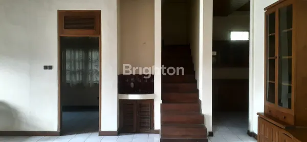 image RUMAH BESAR DI JALAN SIDAKARYA, DENPASAR (4)
