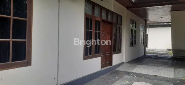 image RUMAH BESAR DI JALAN SIDAKARYA, DENPASAR (6)