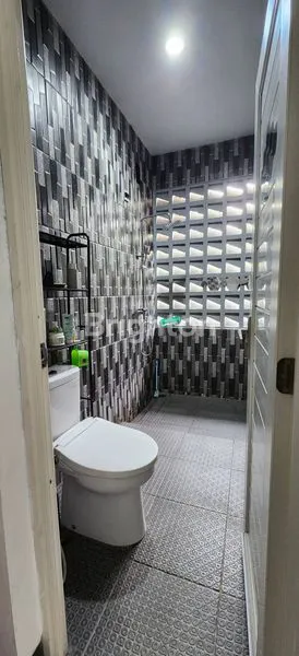 image RUMAH CANTIK 2 LANTAI DI JUAL DI JALAN BAKTI JAYA LUK (5)