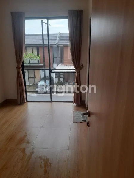 image RUMAH RAPI 2 LT SIAP HUNI DI CENDANA PEAK LIPPO KARAWACI UTARA TANGERANG (5)