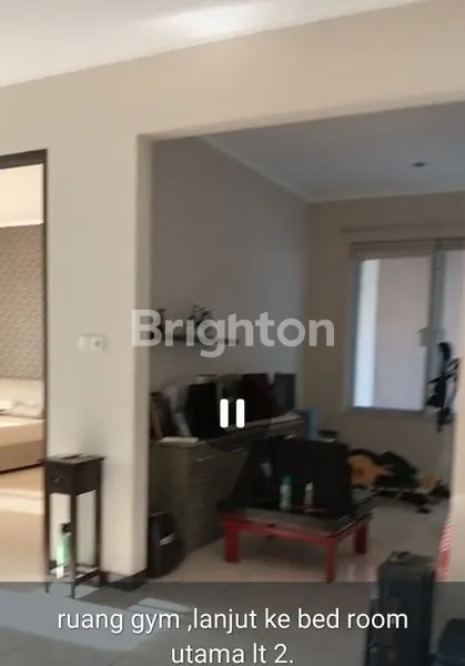 image RUMAH EXCLUSIF TUNGGAL 2 SISI JALAN(TANPA ADA RMH DISISI BELAKANGNYA)VILLA BUKIT REGENCY (5)