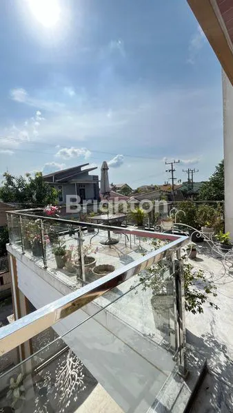 image RUMAH MEWAH ADA KOLAM RENANG (6)