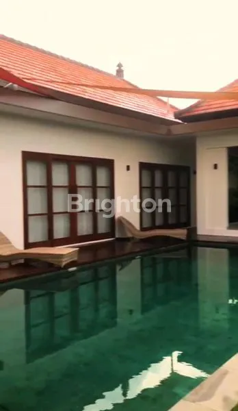 image DISEWAKAN FULL-FURNISHED  VILLA IN  DEWI SRI - KUTA\N (3)