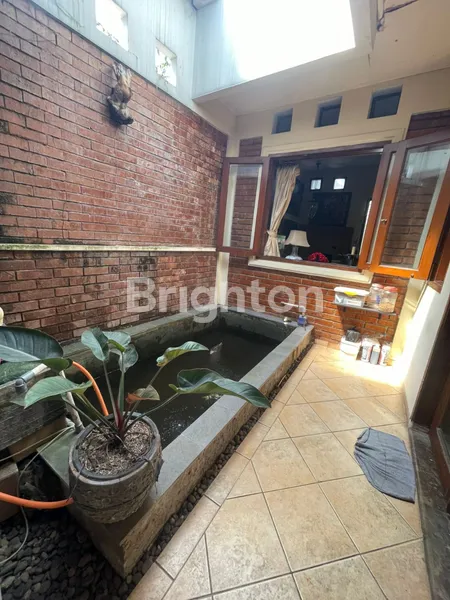 image RUMAH ASRI DAN NYAMAN DENGAN SENTUHAN KEMEWAHAN MODERN. TURUN HARGA!! (8)