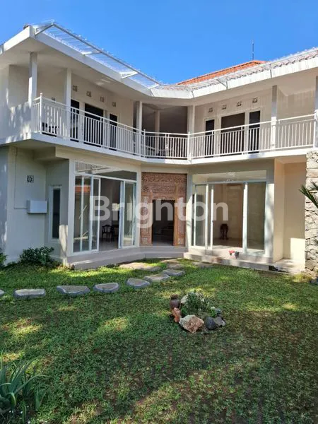 image RUMAH MEWAH 4KT LT 305M² DI DENPASAR UTARA (1)