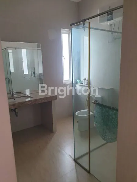 image RUMAH MEWAH 2 LANTAI DI GRAHA SUKOLILO, FULLY FURNISHED (2)