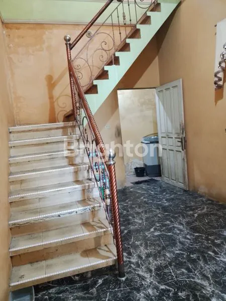 image RUMAH 2LT TEPI JALAN SELAT BALI SIANTAN TENGAH PONTIANAK UTARA  (3)