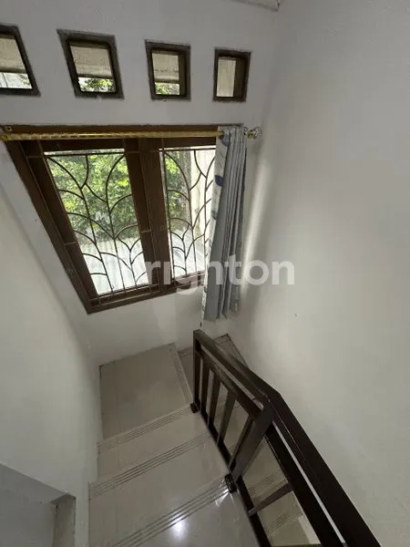 image RUMAH MINIMALIS 2 LANTAI DI CIPUTAT, SHM (3)