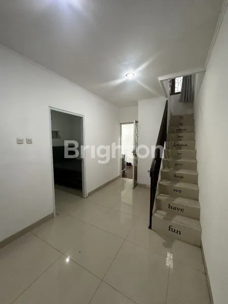 image RUMAH MINIMALIS 2 LANTAI DI CIPUTAT, SHM (7)