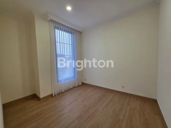 image RUMAH 3 LANTAI BERGAYA PARIS CLUSTER EKSKLUSIF THE SPRINGS GADING SERPONG BY SUMMARECON SERPONG (4)