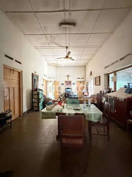 image DIJUAL RUMAH KUNO DI BANJARSARI SOLO, KONDISI TERAWAT DAN STRATEGIS!!! HANYA 1 MENIT KE MALL PARAGON!! ISTIMEWA (4)