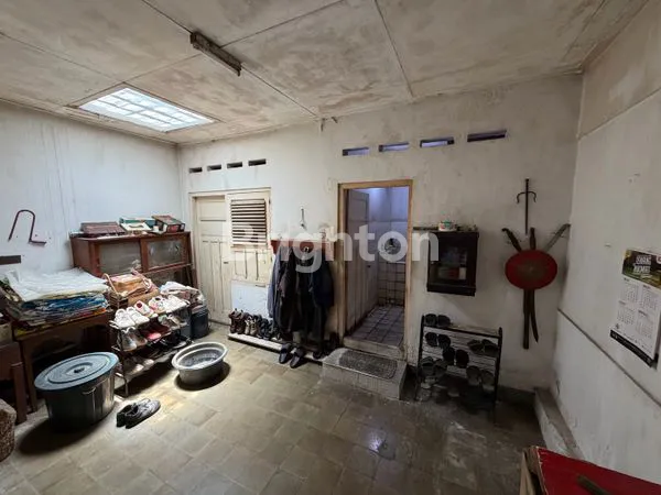 image DIJUAL RUMAH KUNO DI BANJARSARI SOLO, KONDISI TERAWAT DAN STRATEGIS!!! HANYA 1 MENIT KE MALL PARAGON!! ISTIMEWA (5)