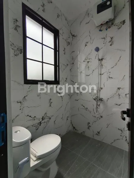 image HUNIAN MEWAH 3 LANTAI DI GROGOL DEPOK (6)