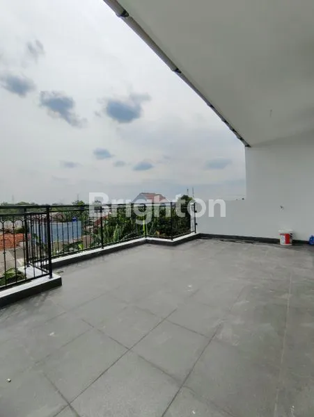 image HUNIAN MEWAH 3 LANTAI DI GROGOL DEPOK (2)