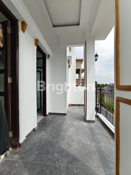 image HUNIAN MEWAH 3 LANTAI DI GROGOL DEPOK (7)