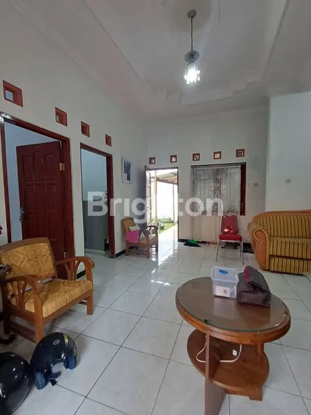 image RUMAH SIAP HUNI DI TENGAH KOTA SALATIGA (1)
