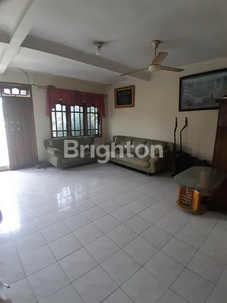 image JUAL RUMAH USAHA DI SURABAYA PUSAT 0 JALAN RAYA , COCOK DIJADIKAN SEGALA USAHA (3)