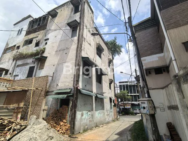 image RUKO BISNIS DI DAERAH PADAT LINTASAN DAN PEMUKIMAN (4)