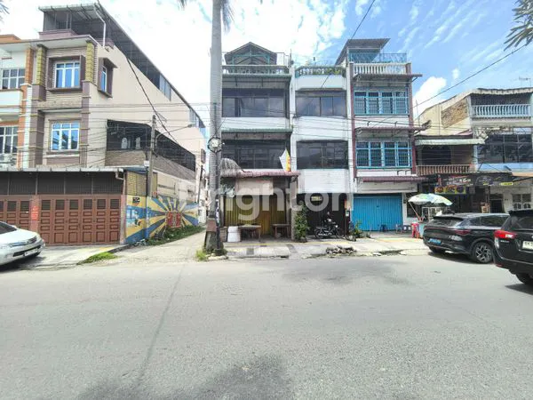 image RUKO BISNIS DI DAERAH PADAT LINTASAN DAN PEMUKIMAN (1)