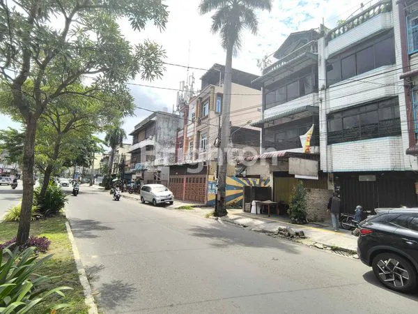 image RUKO BISNIS DI DAERAH PADAT LINTASAN DAN PEMUKIMAN (2)