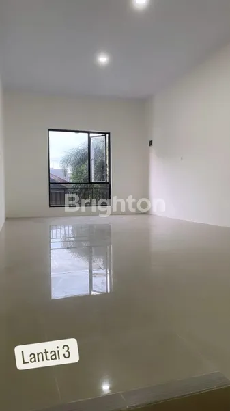 image DIJUAL  CEPAT RUKO 3 LANTAI  JELAMBAR JAKARTA BARAT (4)