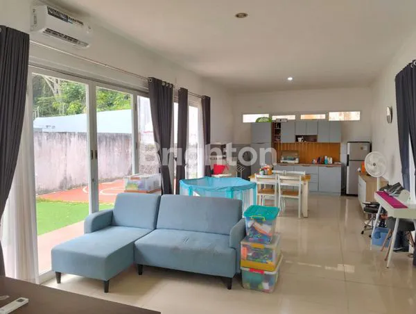 image RUMAH SIAP HUNI 3KT, LT BESAR 272M² CLUSTER EBONY (2)