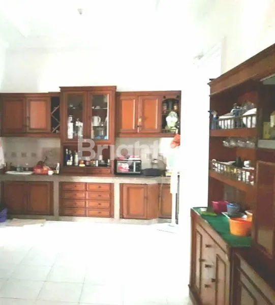 image HUNIAN MEWAH 3 LANTAI AREA BISNIS SURABAYA (6)