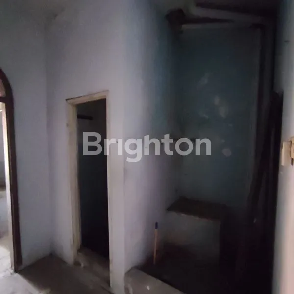 image RUNGKUT ASRI, BUTUH RENOVED, TANAH LUAS (2)