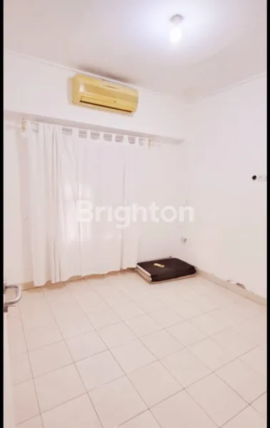 image DIJUAL CEPAT RUMAH SIAP HUNI DI KOMPLEK TAMAN LEMBAH HIJAU LIPPO CIKARANG – STRATEGIS, NYAMAN & SEMI FURNISHED (4)