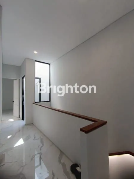 image RUMAH BARU GRESS 2 LANTAI NEW GRESS MODERN DEKAT RAYA MERR RUNGKUT MEDOKAN UPN VETERAN (3)