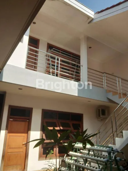 image DIJUAL FULL FURNISH HUNIAN NYAMAN & TERAWAT DI KERTAJAYA SURABAYA (4)