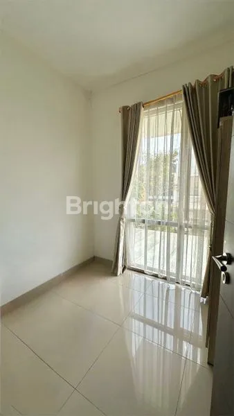 image RUMAH PIK2 VIEW SWIMMING POOL  (5)