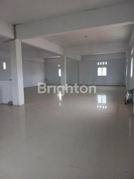 image GEDUNG 5 LANTAI DI SOEKARNO HATTA, PARKIR LUAS (8)