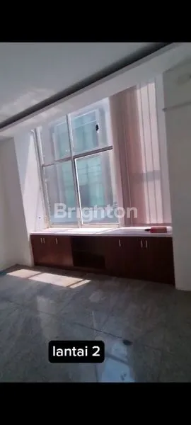 image RUKO STRATEGIS DI JALAN KAYOON, 3 LANTAI (6)