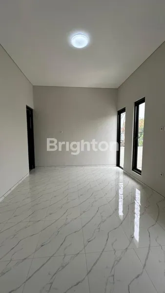 image RUMAH KOS BARU GRESS 2 LANTAI BAGUS 11 KAMAR TIDUR LOKASI FAVORIT & STRATEGIS DI RUNGKUT ASRI DEPAN ROW JALAN 3 MOBIL (2)