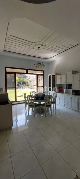 image RUMAH MEWAH DI KARANG ASEM, SURABAYA (2)